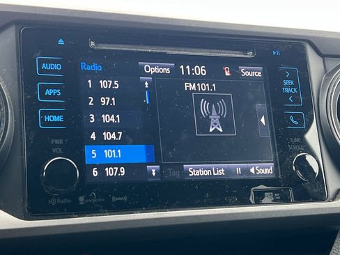 Used 2018 Toyota Tacoma TRD Off-Road image 18