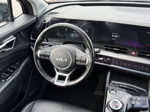 Certified 2023 Kia Sportage EX w/ EX Premium Package AWD/4WD image 13