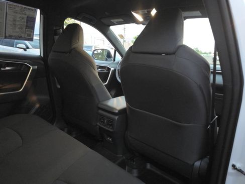 Used 2025 Toyota RAV4 SE AWD/4WD image 16