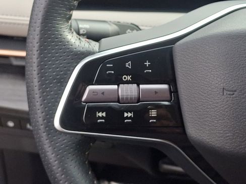 Used 2023 Nissan Ariya FWD image 20