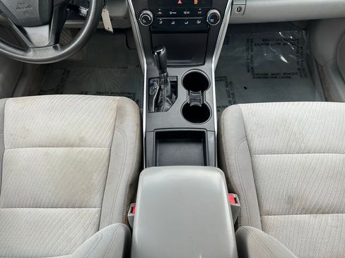 Used 2016 Toyota Camry LE image 20