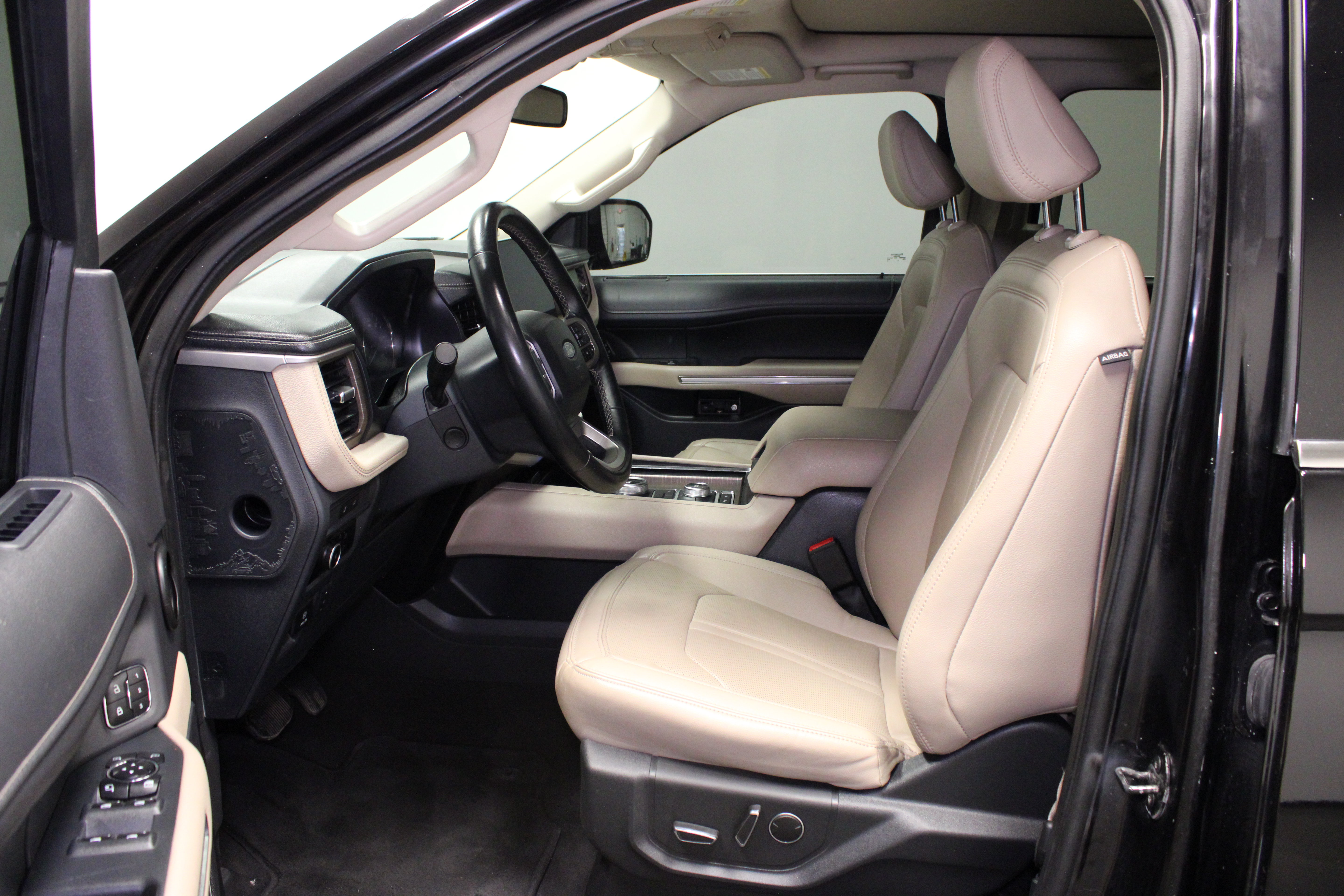 Used 2024 Ford Expedition Limited AWD/4WD image 20