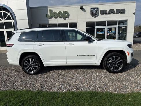 Used 2025 Jeep Grand Cherokee L Overland AWD/4WD image 4