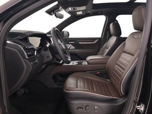 Certified 2026 GMC Acadia Denali Ultimate w/ LPO, Floor Liner Package AWD/4WD image 12