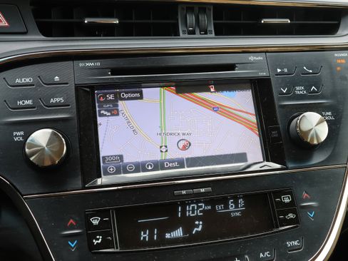 Used 2018 Toyota Avalon XLE Premium image 23