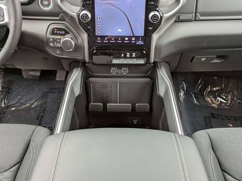 New 2026 RAM 1500 4x4 Crew Cab image 19