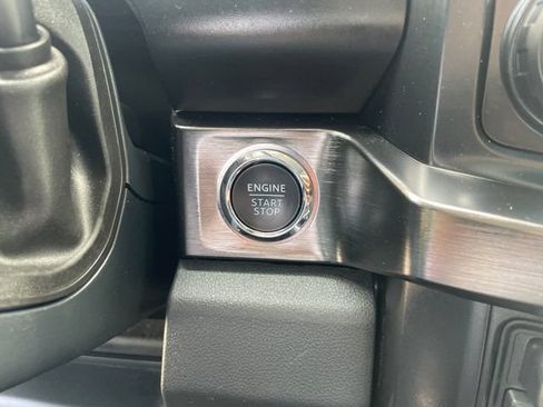 Used 2024 Ford F250 Lariat w/ Lariat Ultimate Package AWD/4WD image 39