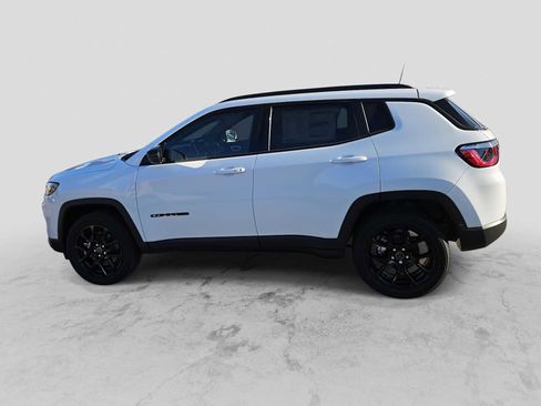 New 2026 Jeep Compass Latitude image 5