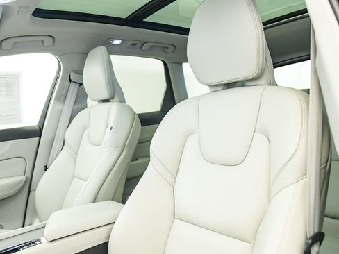 Certified 2023 Volvo XC60 T8 Plus w/ Protection Package Premier AWD/4WD image 21