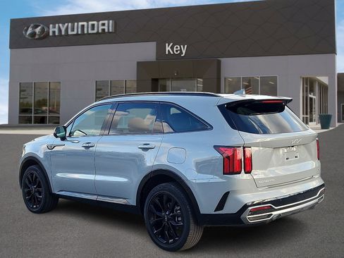 Used 2023 Kia Sorento SX image 5