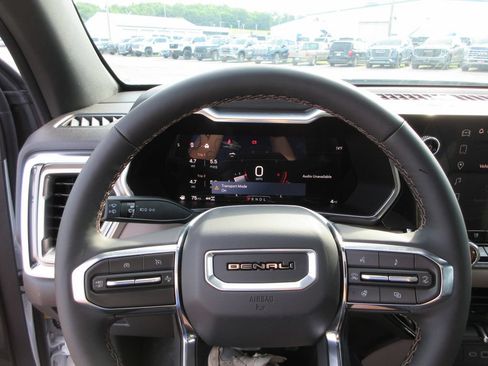 New 2026 GMC Canyon Denali AWD/4WD image 18