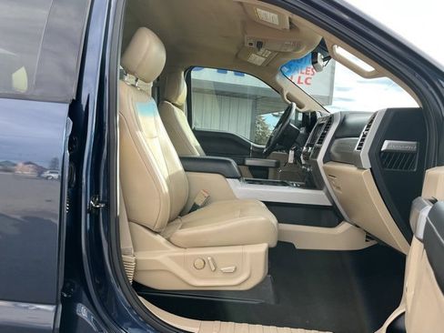 Used 2017 Ford F250 Lariat w/ Chrome Package image 38