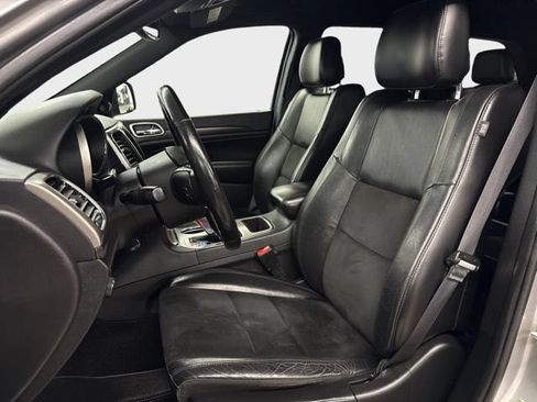 Used 2018 Jeep Grand Cherokee Altitude AWD/4WD image 11
