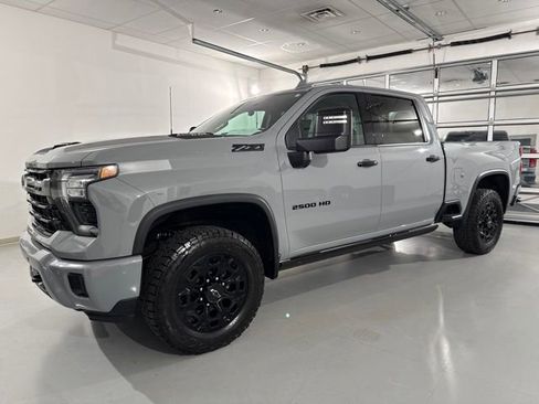 Used 2024 Chevrolet Silverado 2500 LTZ w/ LTZ Plus Package AWD/4WD image 4