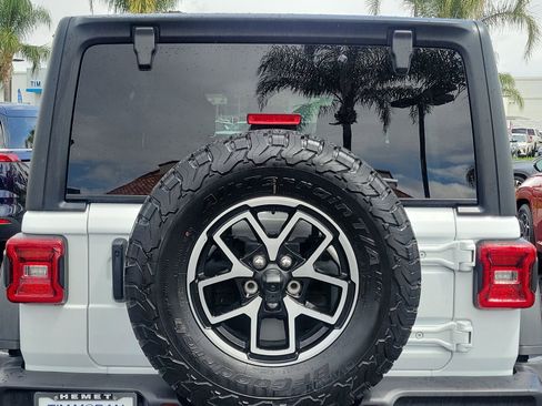 Used 2025 Jeep Wrangler Unlimited Rubicon image 27