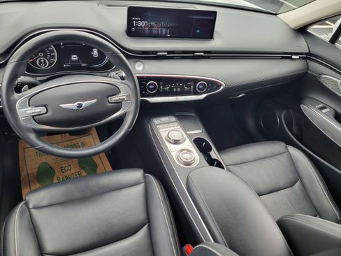 Used 2022 Genesis GV70 2.5T w/ Advanced Package image 13