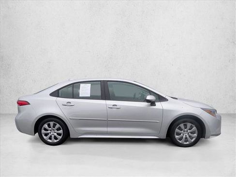 Certified 2025 Toyota Corolla LE image 5