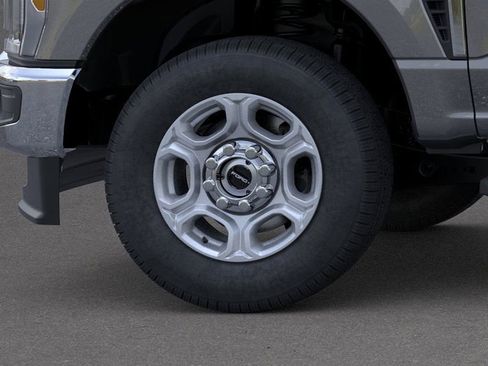 Used 2026 Ford F250 XLT image 19