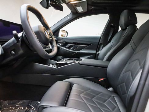 Used 2025 BMW 530i image 19