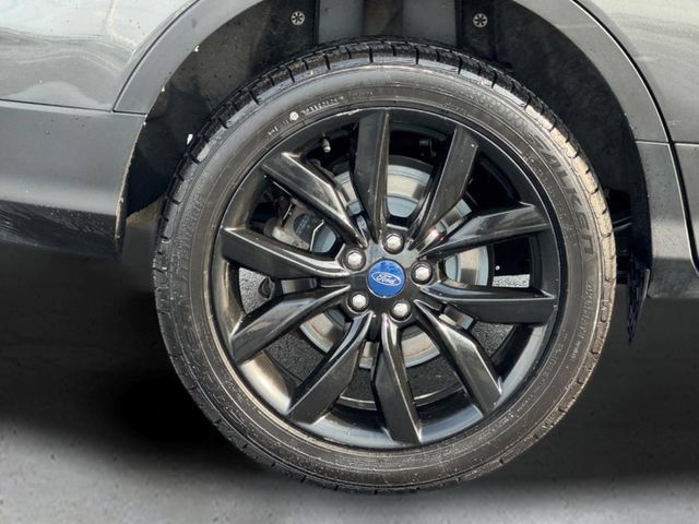 Certified 2018 Ford Escape SE w/ SE Sport Appearance Package AWD/4WD image 9