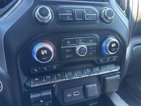 Used 2019 GMC Sierra 1500 SLT w/ SLT Premium Plus Package AWD/4WD image 39