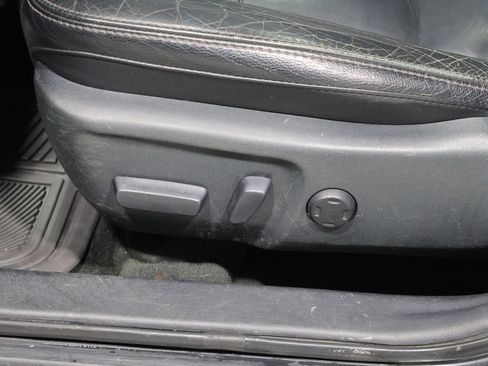Used 2013 Toyota Avalon XLE FWD image 12