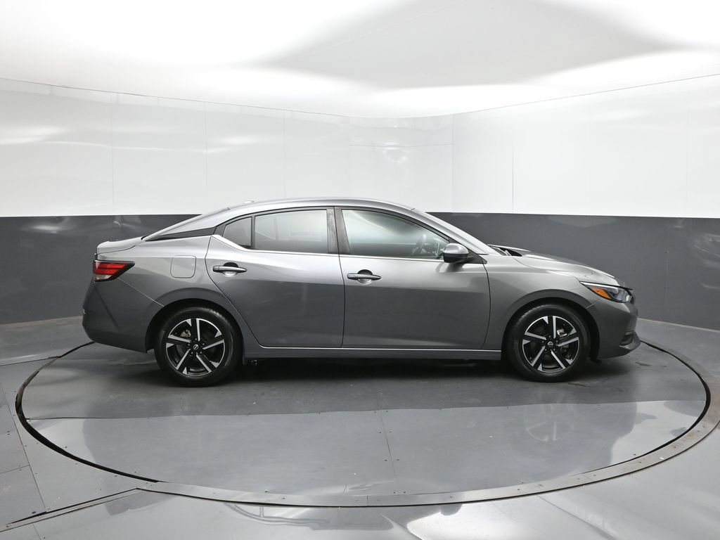 Used 2024 Nissan Sentra SV FWD image 11