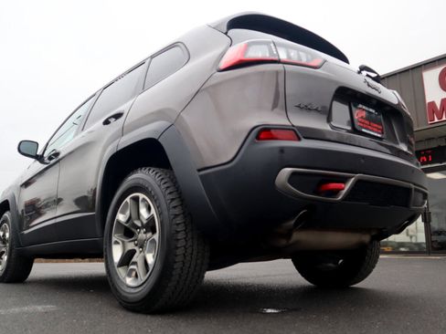 Used 2019 Jeep Cherokee Trailhawk image 19