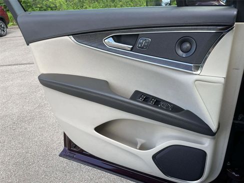 Used 2019 Lincoln Nautilus Reserve AWD/4WD image 19