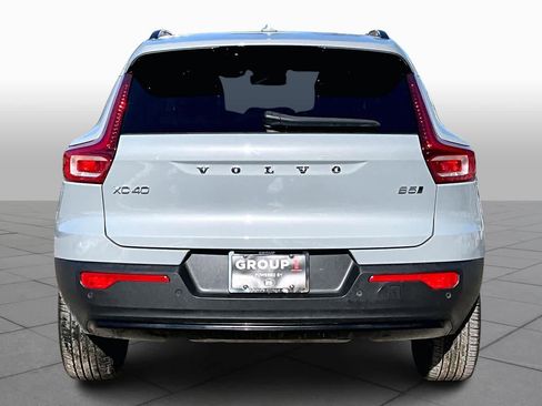 Certified 2024 Volvo XC40 B5 Plus w/ Protection Package Premier image 5