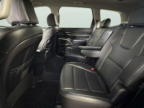 Used 2024 Kia Telluride S image 25