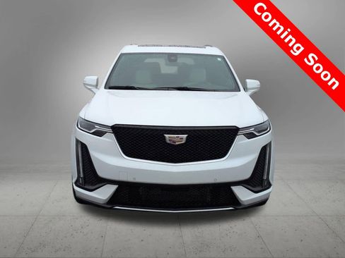 Used 2025 Cadillac XT6 Sport w/ LPO, Floor Liner Package image 9