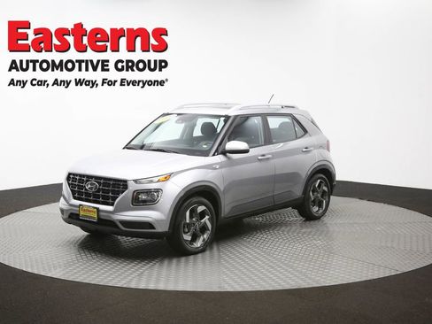 Used 2023 Hyundai Venue SEL image 57
