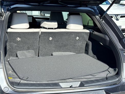 Used 2023 Lexus UX 250h FWD image 12