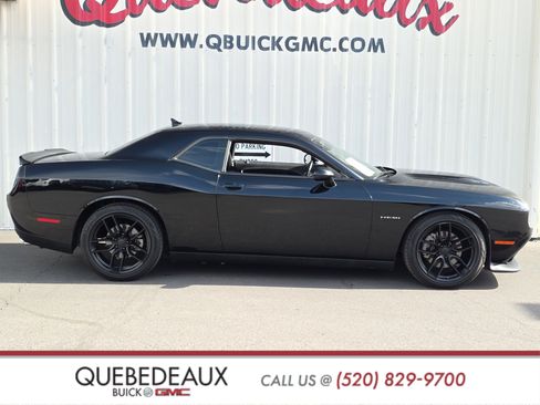 Used 2022 Dodge Challenger R/T w/ Plus Package RWD image 9