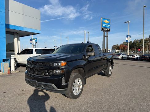 Used 2019 Chevrolet Silverado 1500 Custom w/ Custom Value Package image 21