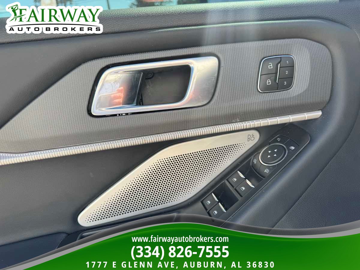 Used 2025 Ford Explorer ST w/ Sun And Sound Package AWD/4WD image 16