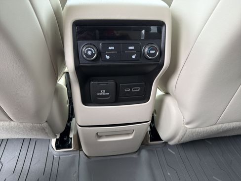 Used 2020 GMC Acadia Denali w/ Technology Package image 14