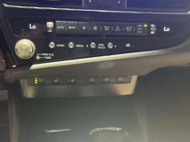 Used 2024 Lexus ES 300h w/ Premium Package FWD image 35
