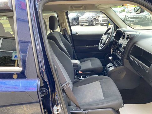 Used 2016 Jeep Patriot Sport w/ Power Value Group AWD/4WD image 21