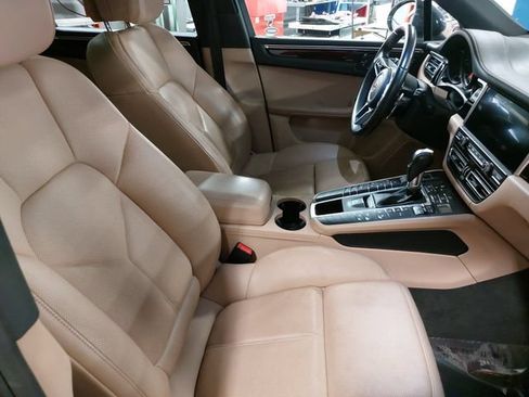 Certified 2019 Porsche Macan AWD/4WD image 10