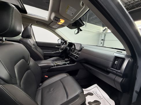 Used 2022 Nissan Pathfinder SL image 21
