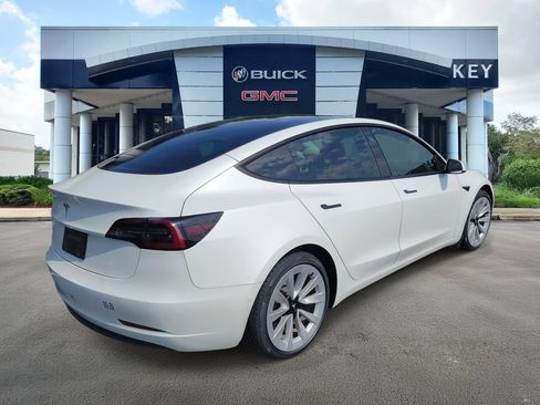 Used 2021 Tesla Model 3 Standard Range Plus RWD image 4