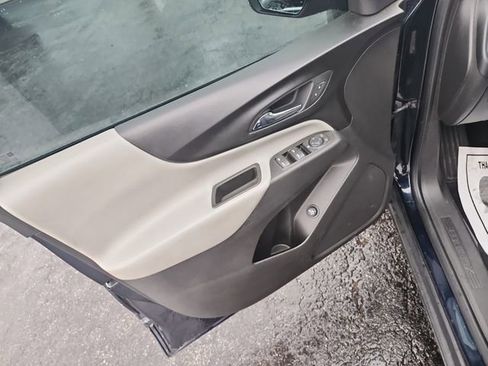 Used 2020 Chevrolet Equinox LT image 18