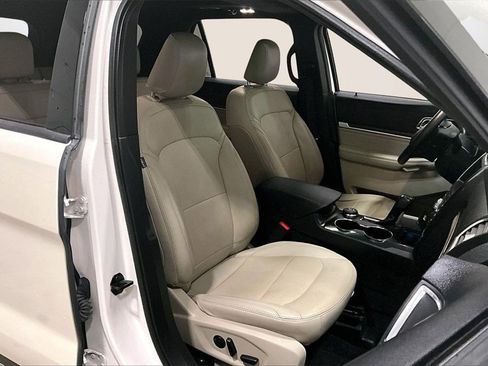 Used 2019 Ford Explorer Limited w/ Equipment Group 301A image 29