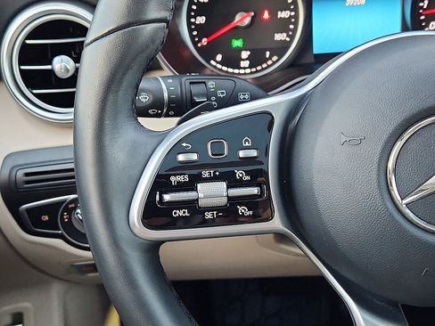 Used 2021 Mercedes-Benz GLC 300 4MATIC image 17