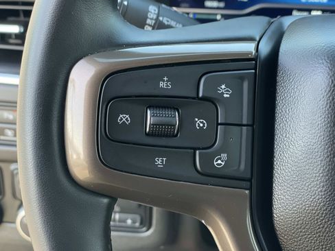 Used 2023 Chevrolet Suburban High Country w/ Premium Package image 8