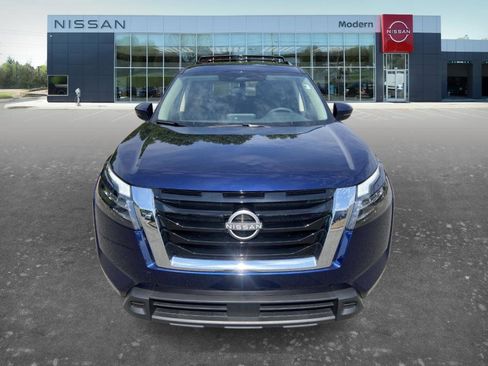 Certified 2025 Nissan Pathfinder SV AWD/4WD image 2