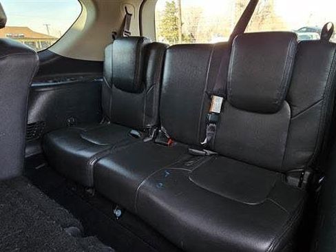 Used 2017 Nissan Armada SV image 19