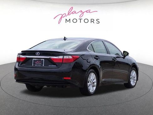 Used 2014 Lexus ES 300h w/ Luxury Package w/Bamboo Trim FWD image 5